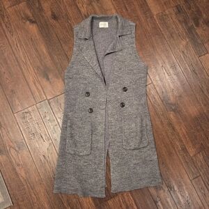 Active USA Gray Sleeveless Knit Vest
